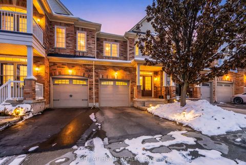 Photo of 320 Ravineview Drive #9, Vaughan, ON L6A 4H1 (MLS # N12635476)