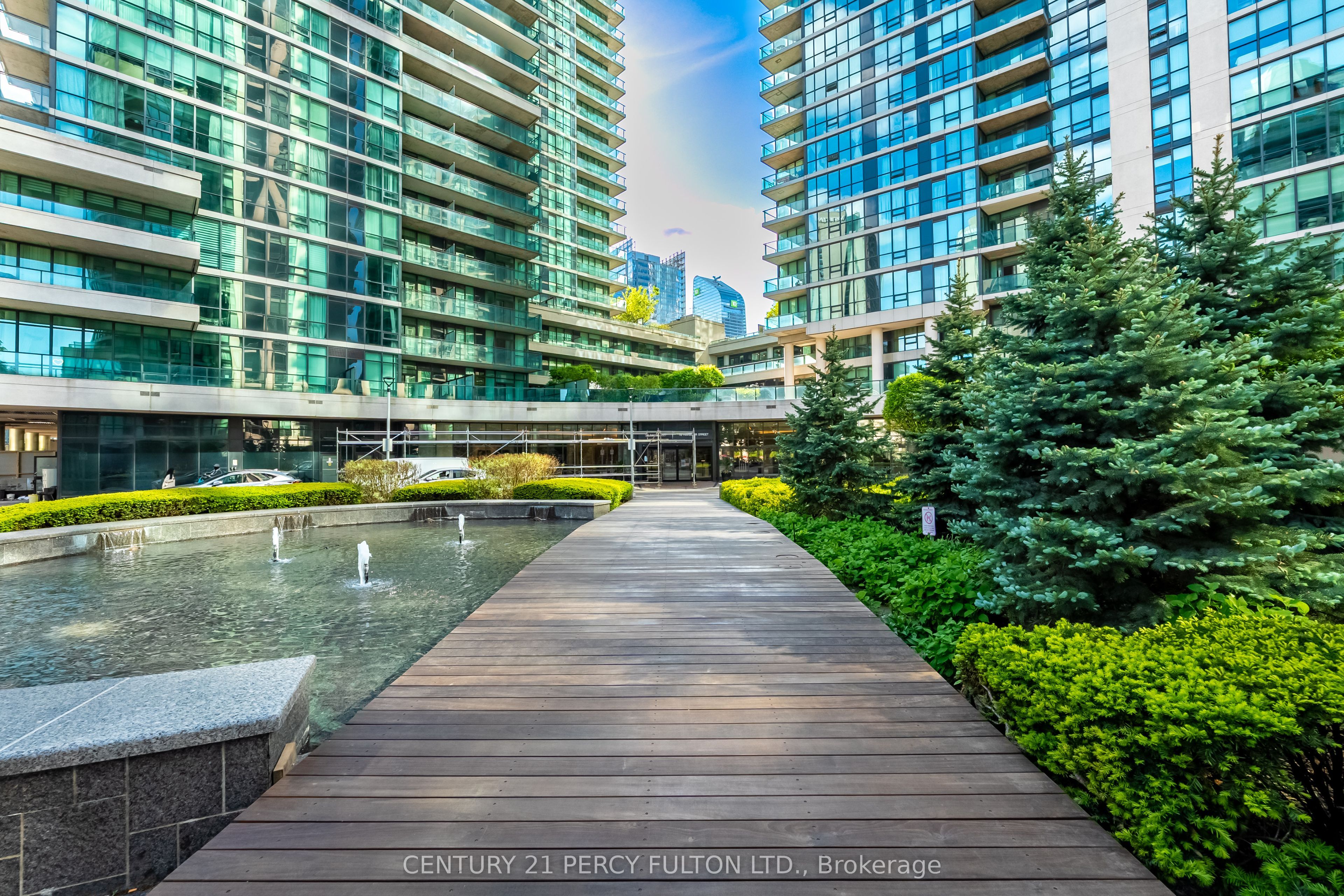 18 harbour Street 703
