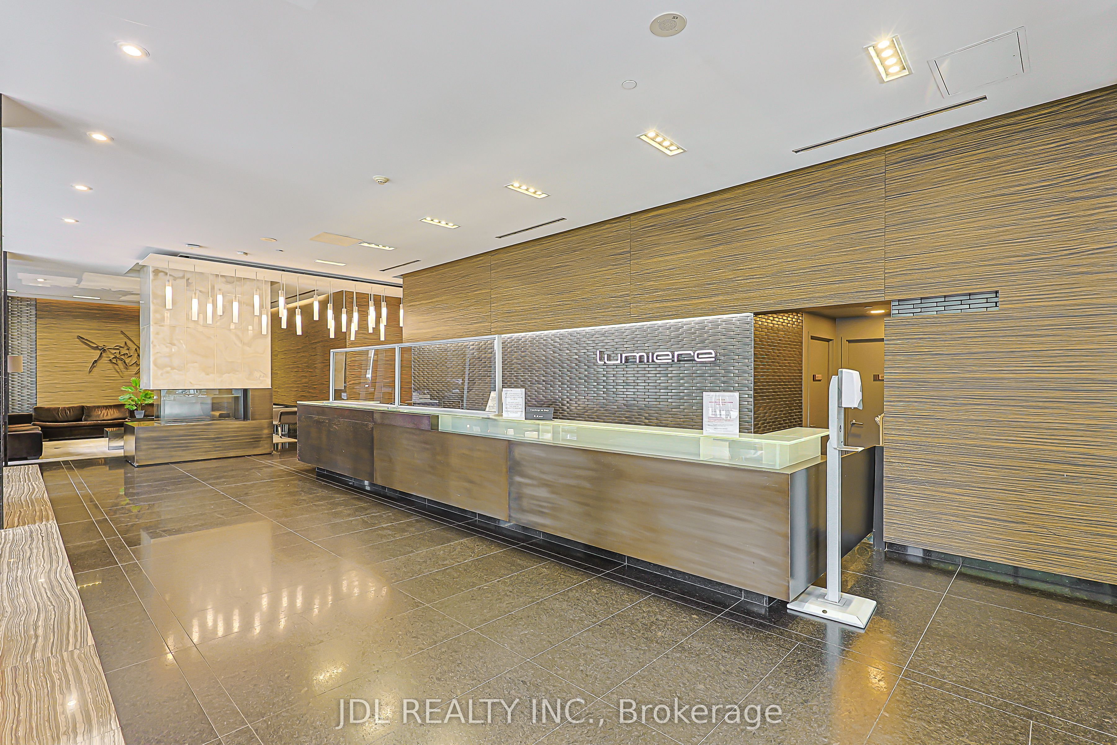770 Bay Street 1105