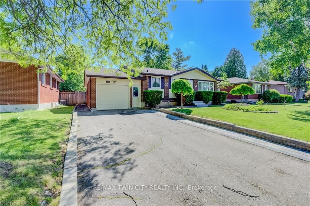543 GLEN FORREST Boulevard