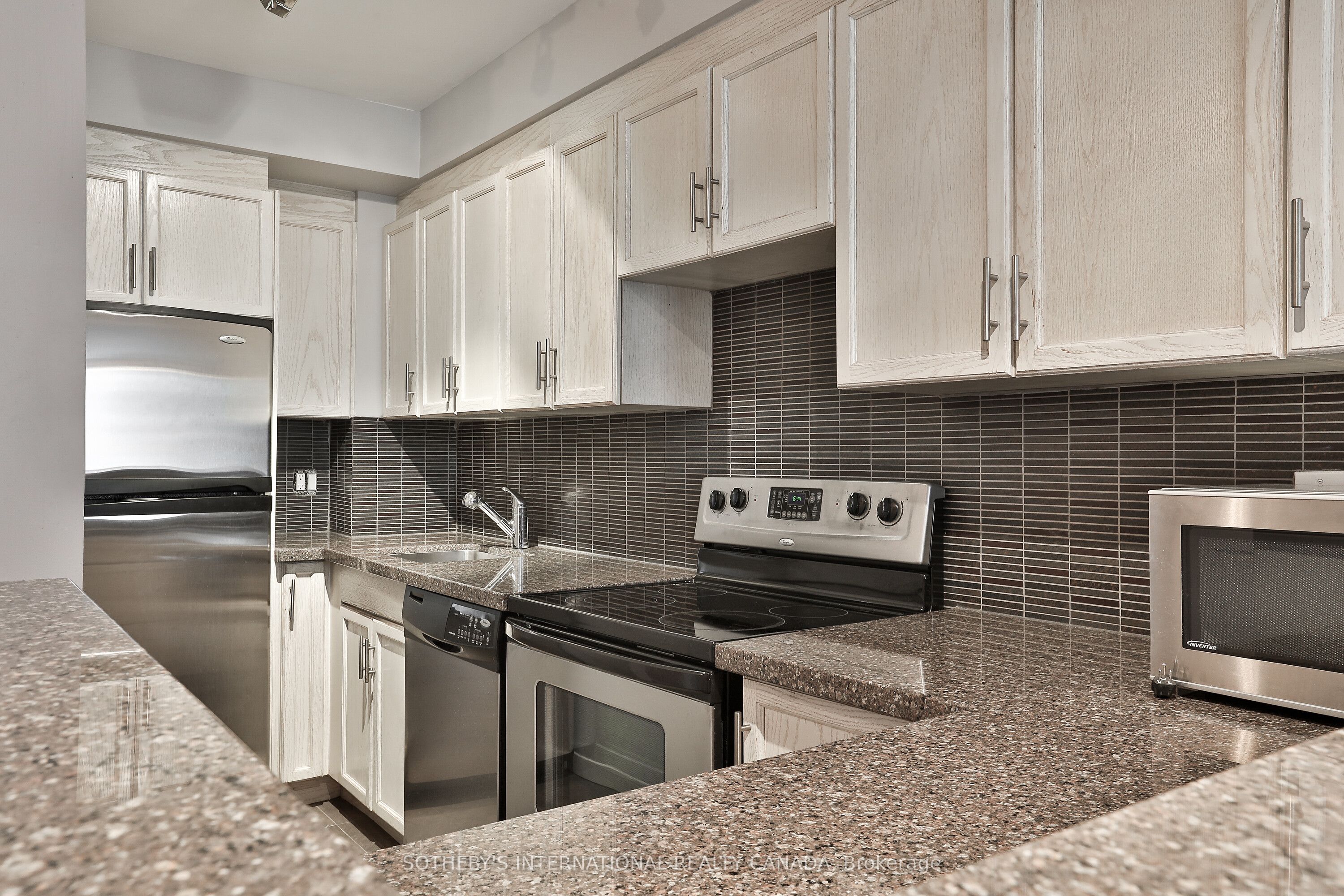 284 Bloor Street W 704