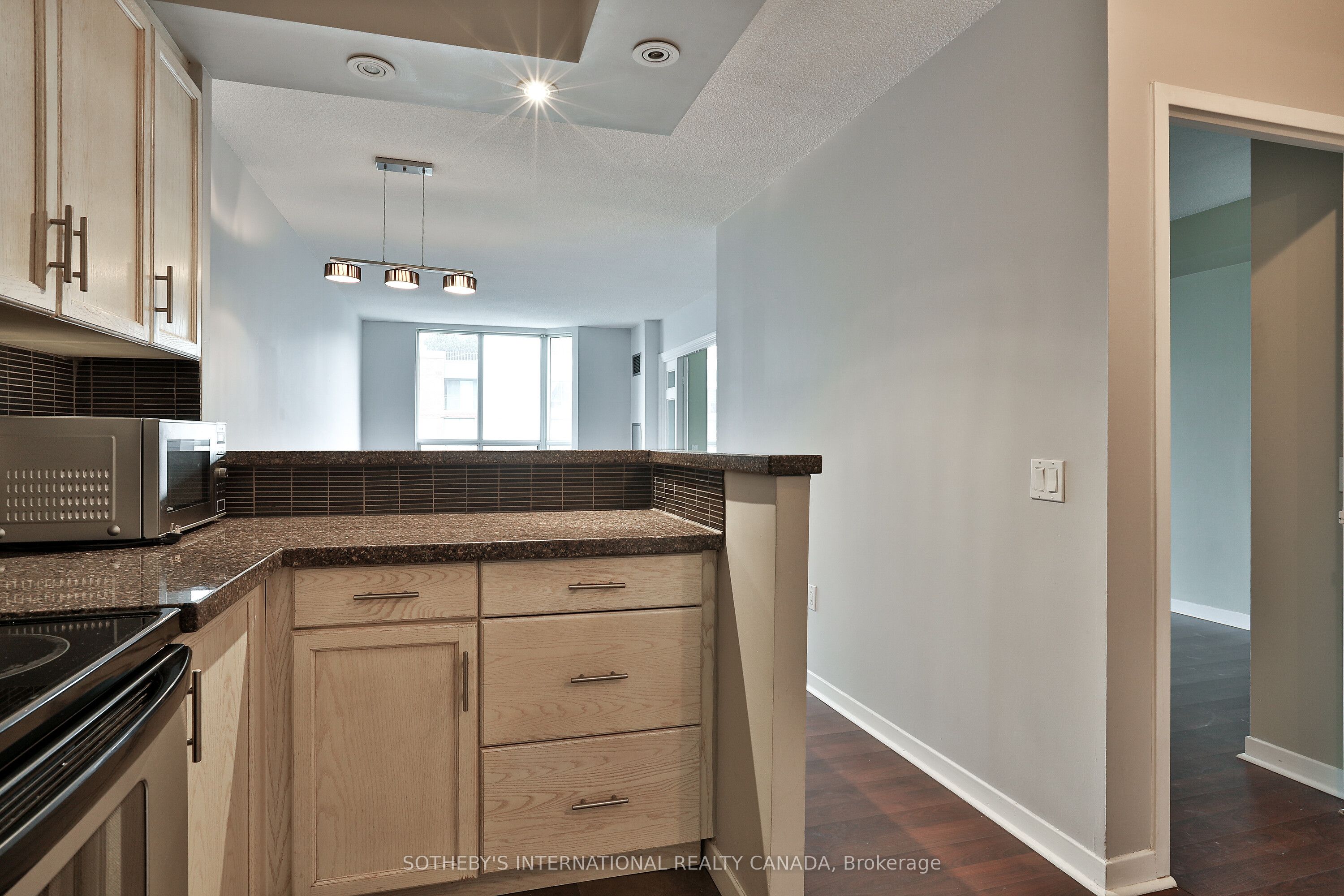 284 Bloor Street W 704