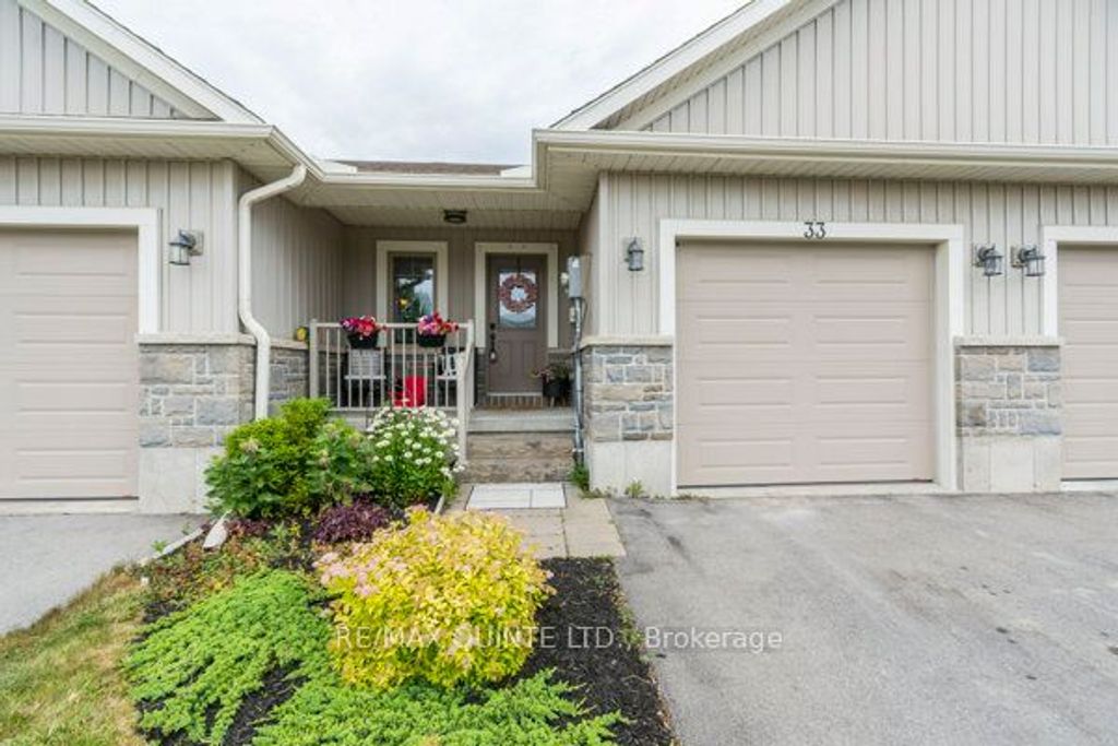 Photo of 33 Chinook Street, Belleville, ON K8P 0C6 (MLS # X12452495)