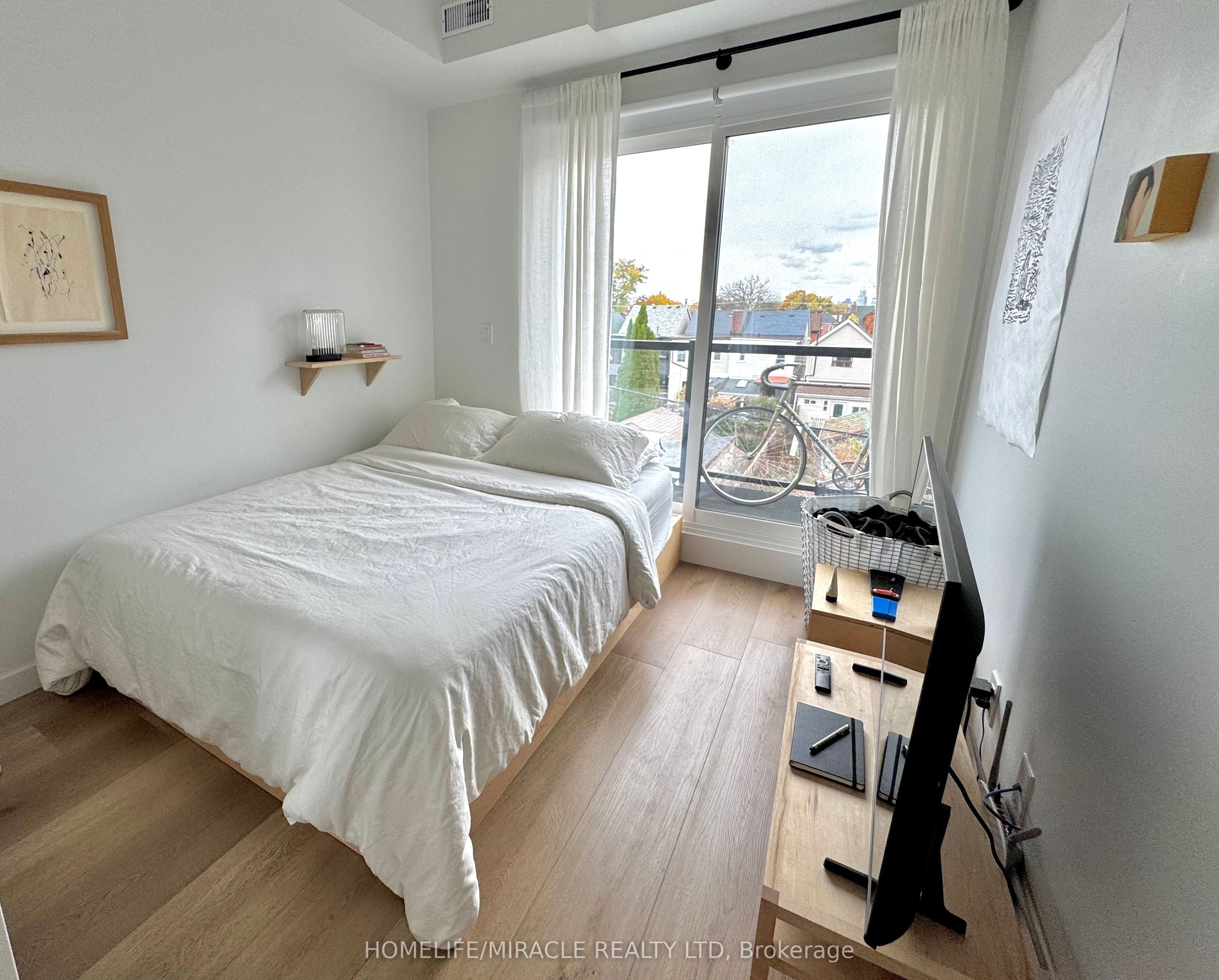 1103 Dufferin Street 8