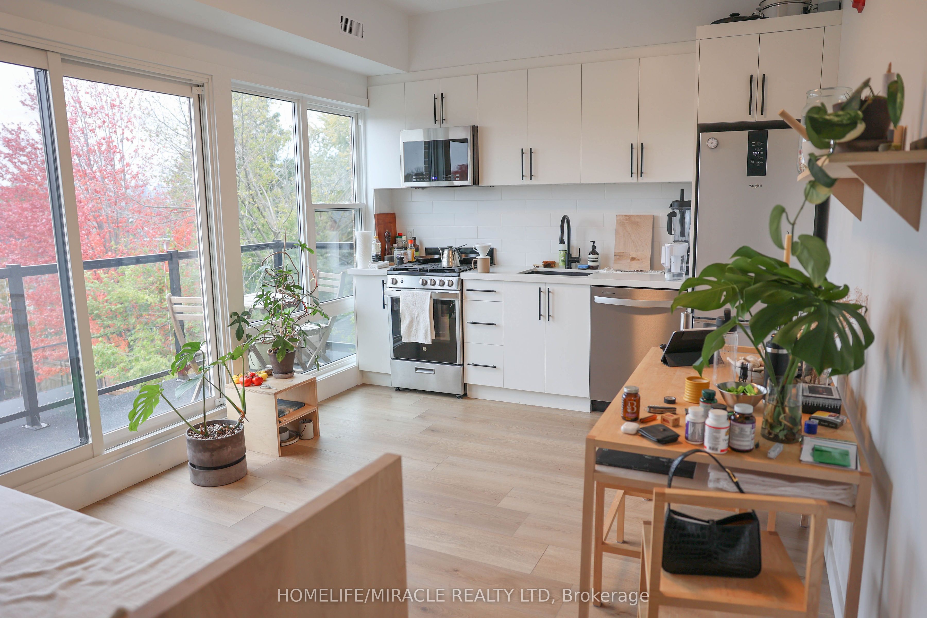 1103 Dufferin Street 8