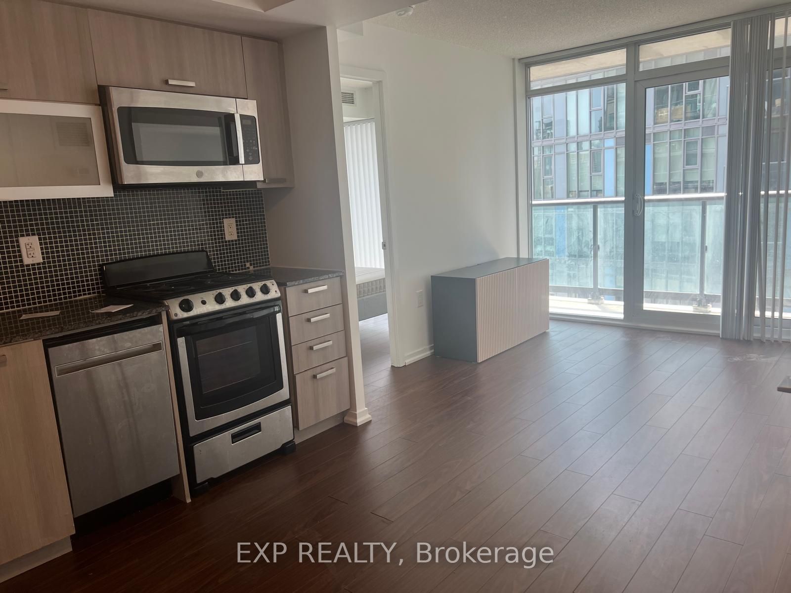 36 Lisgar Street 1212