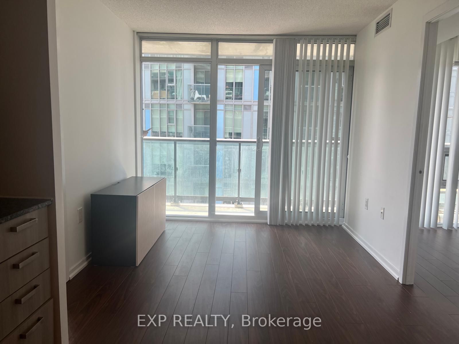 36 Lisgar Street 1212
