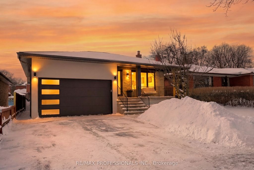 Photo of 18 Treeview Drive, Toronto, ON M8W 4B9 (MLS # W12737740)