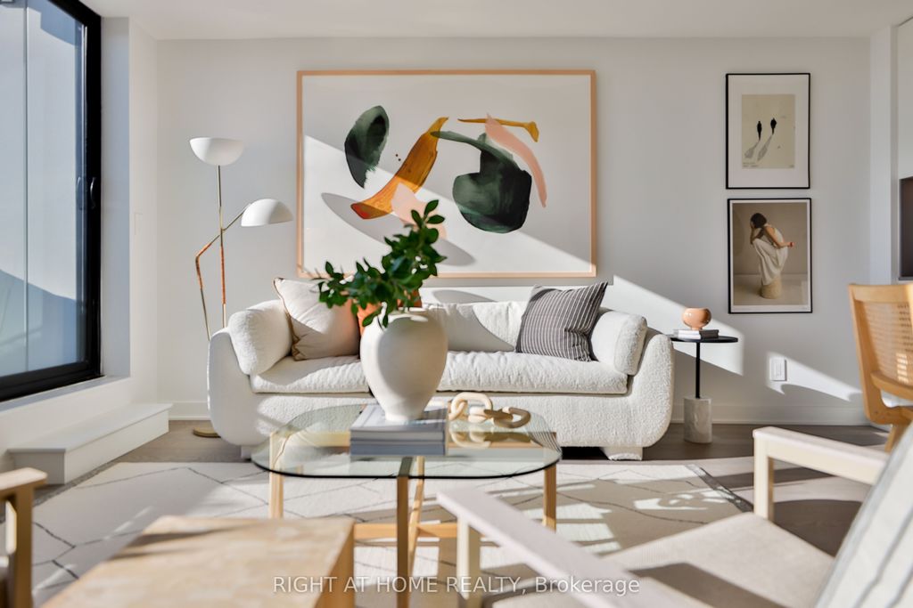 Photo of 2720 Dundas Street W #604, Toronto, ON M6P 0C3 (MLS # W12596762)