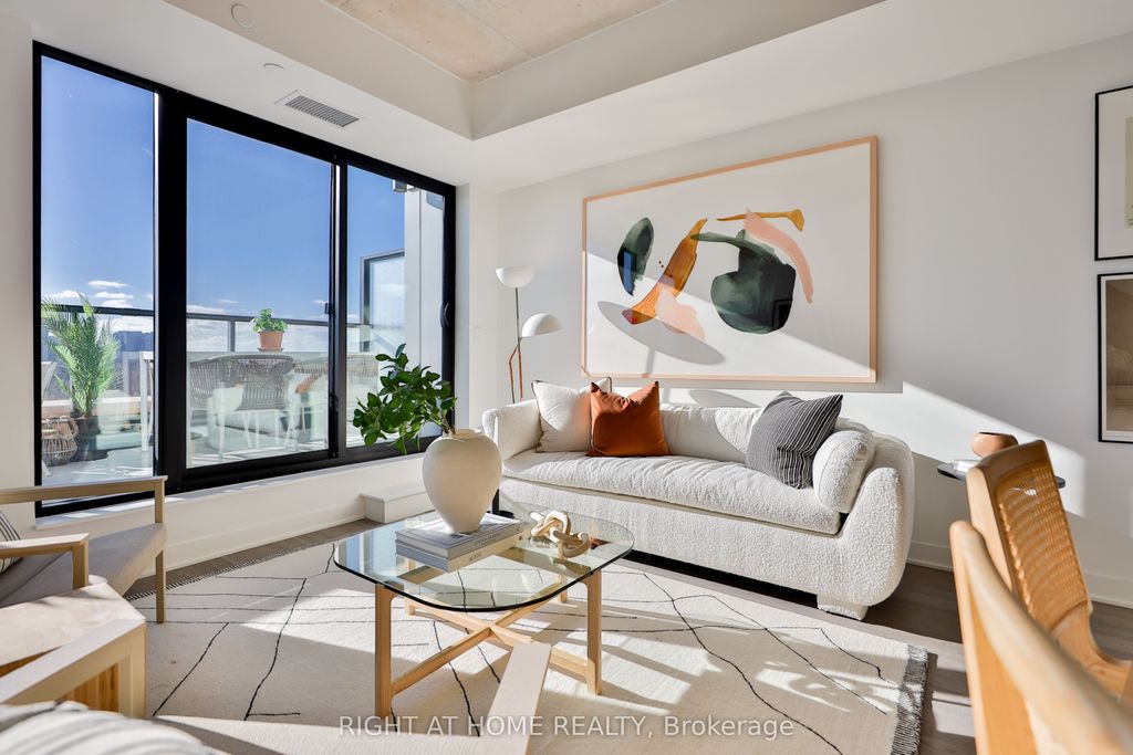 Photo of 2720 Dundas Street W #604, Toronto, ON M6P 0C3 (MLS # W12596762)