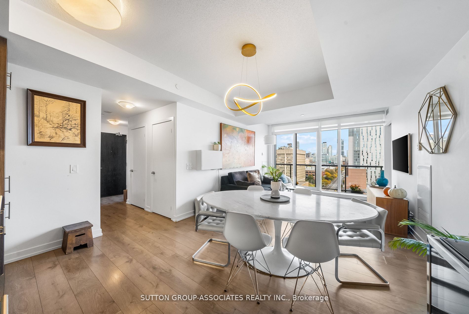 297 College Street 1521