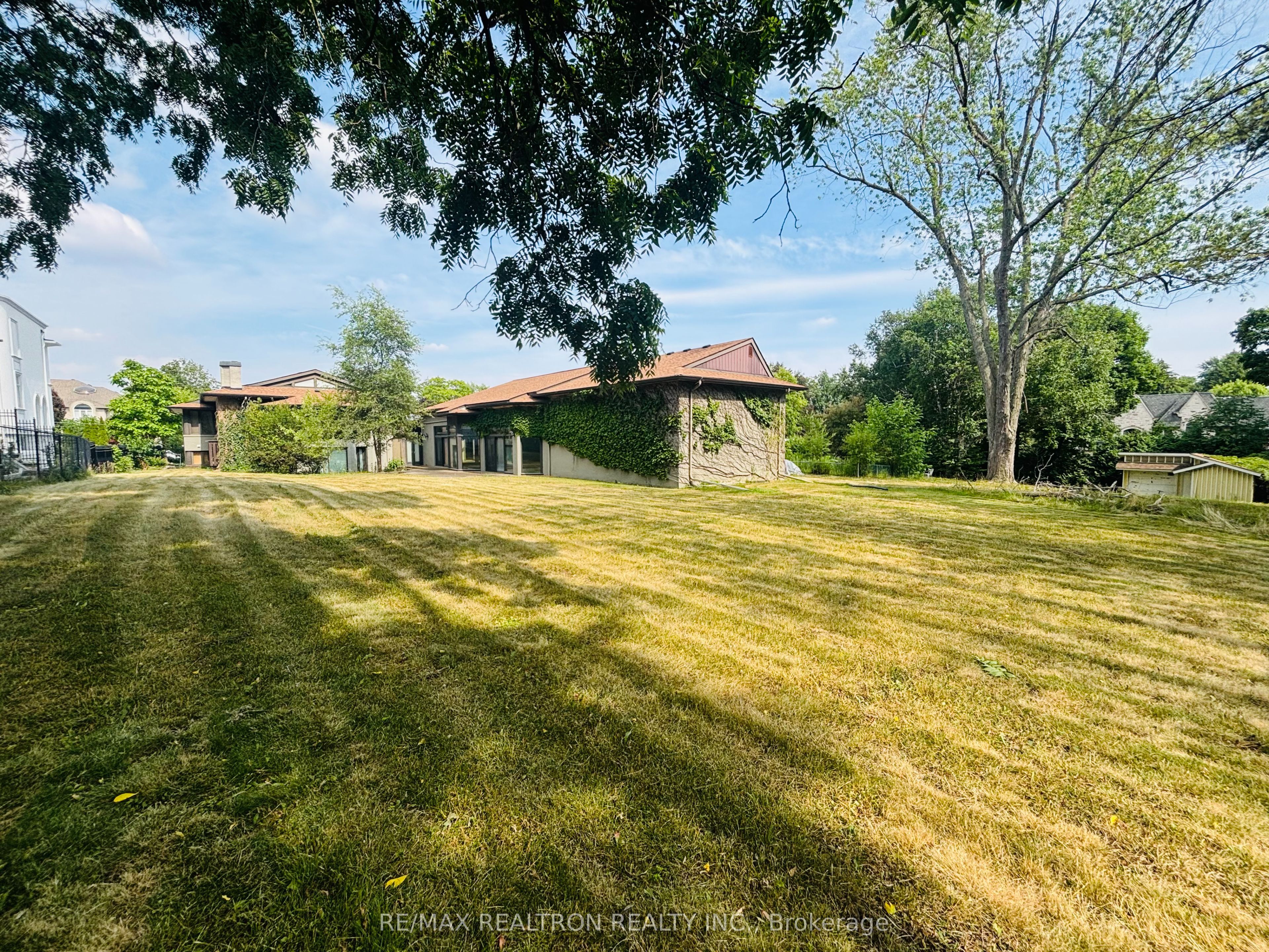 10 Thornbank Road
