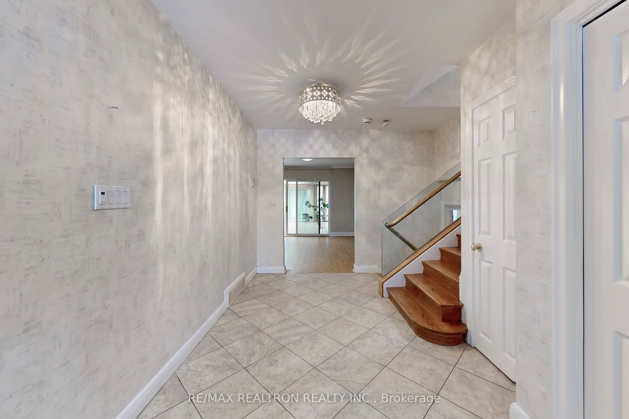 10 Thornbank Road