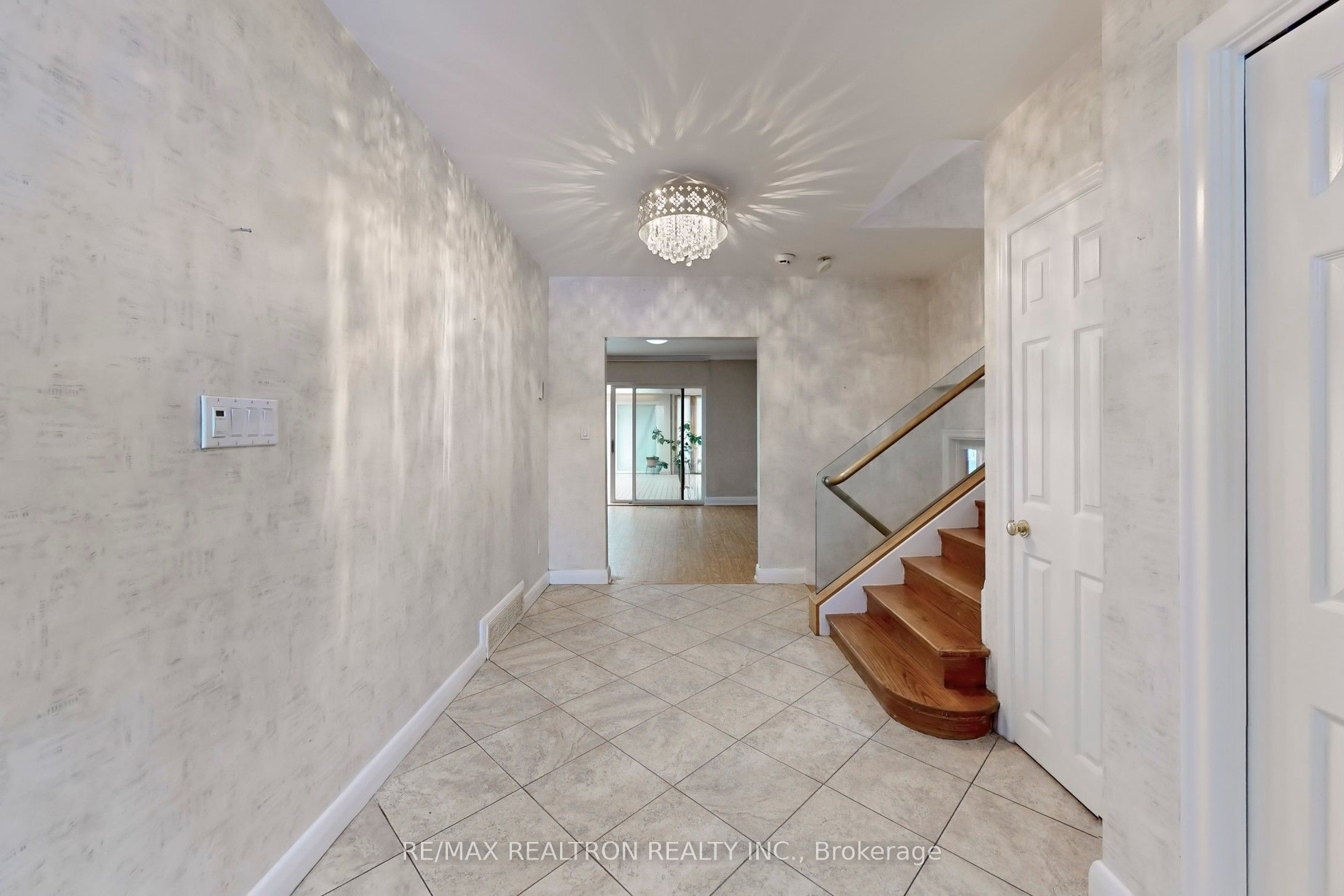 10 Thornbank Road