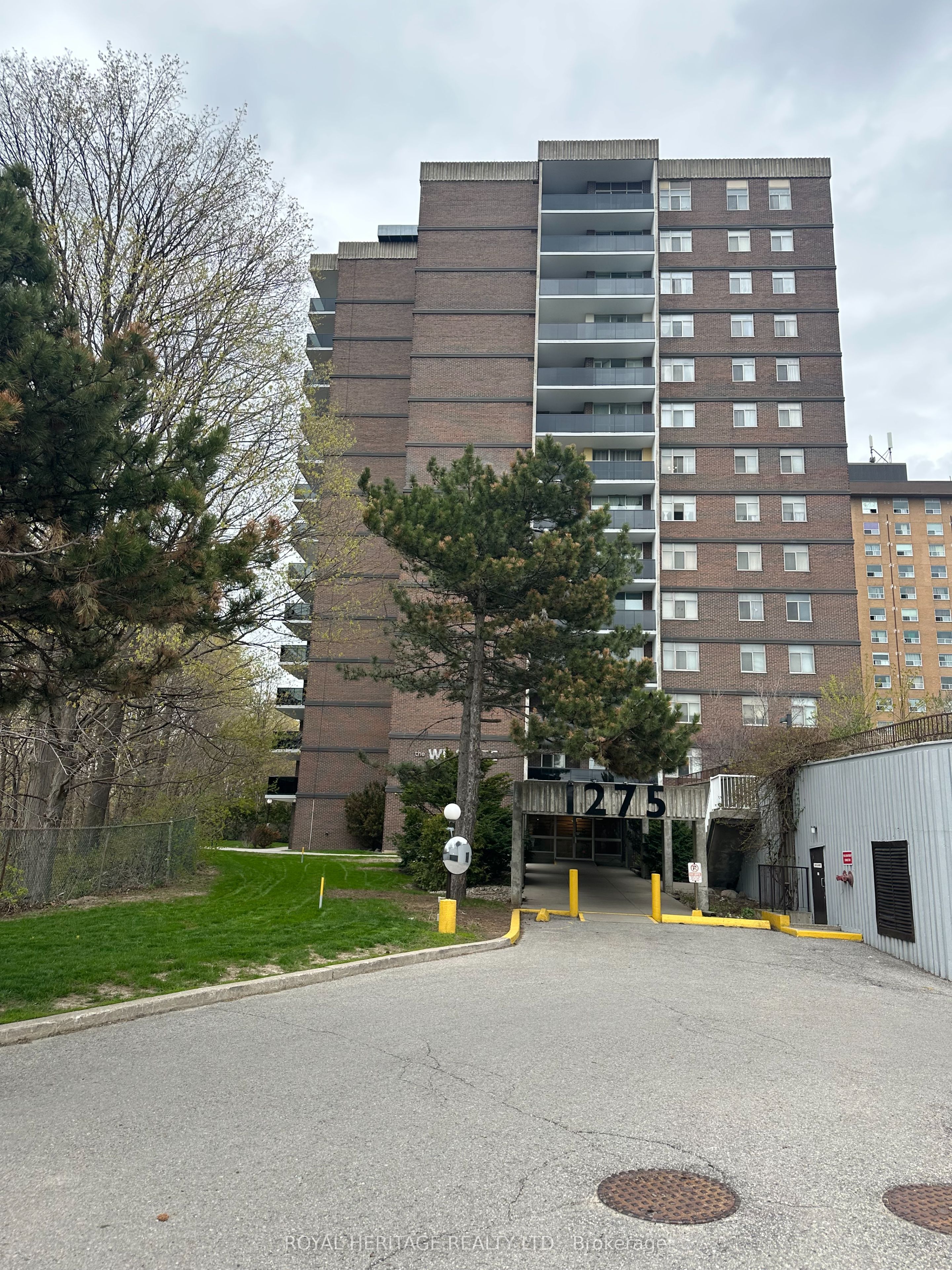 Photo 1 of 15 — 1275 Markham Road E 1502, Toronto, ON M1H 3A2