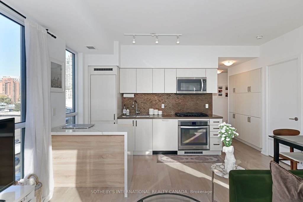 Photo of 501 St Clair Avenue W #326, Toronto, ON M5P 0A2 (MLS # C12493868)