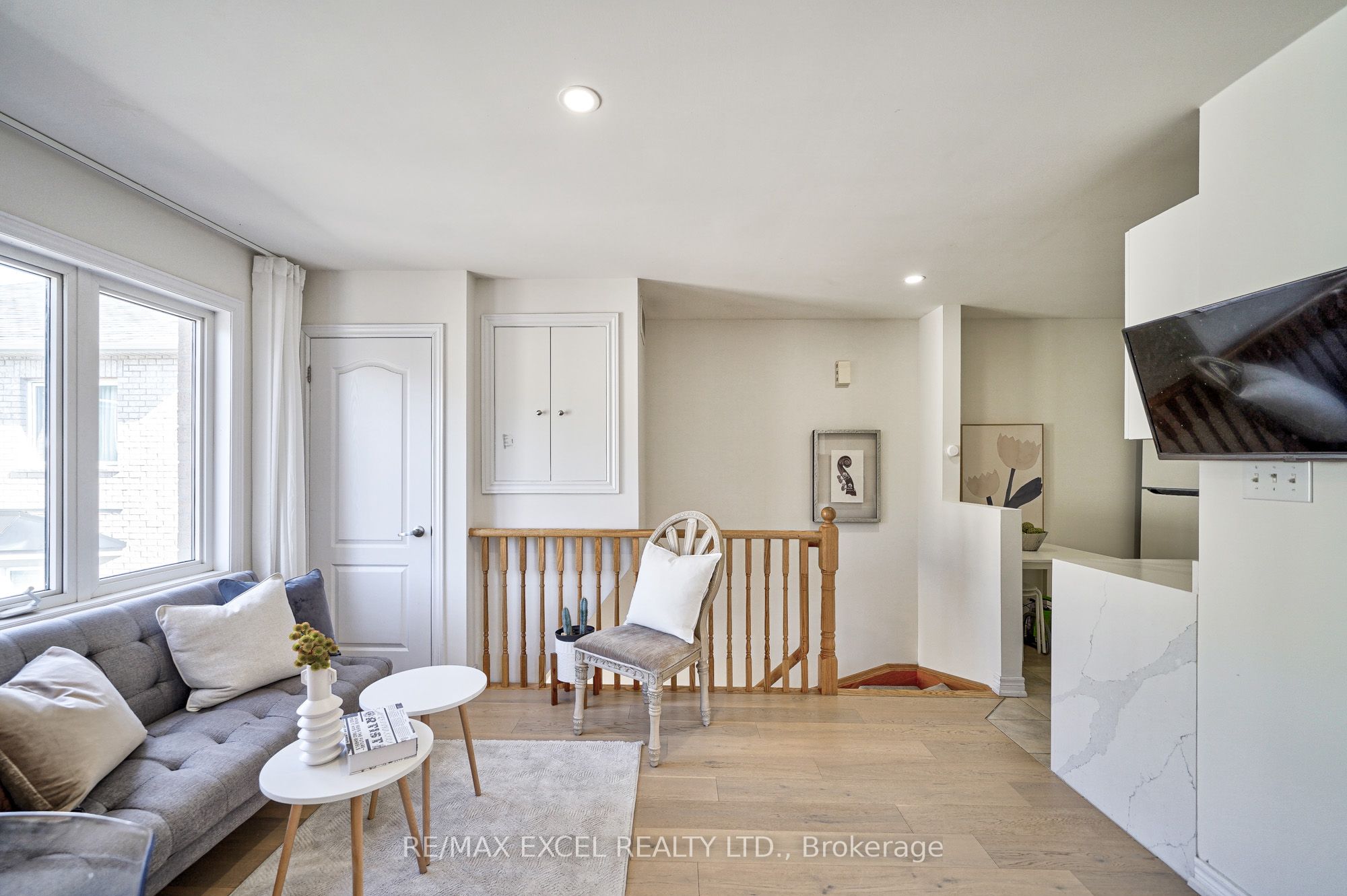 5 Bloom Street Coach