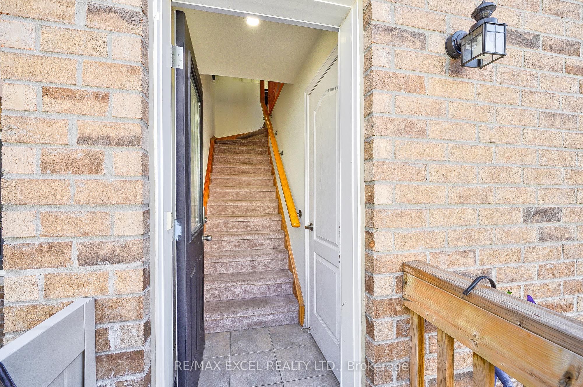 5 Bloom Street Coach