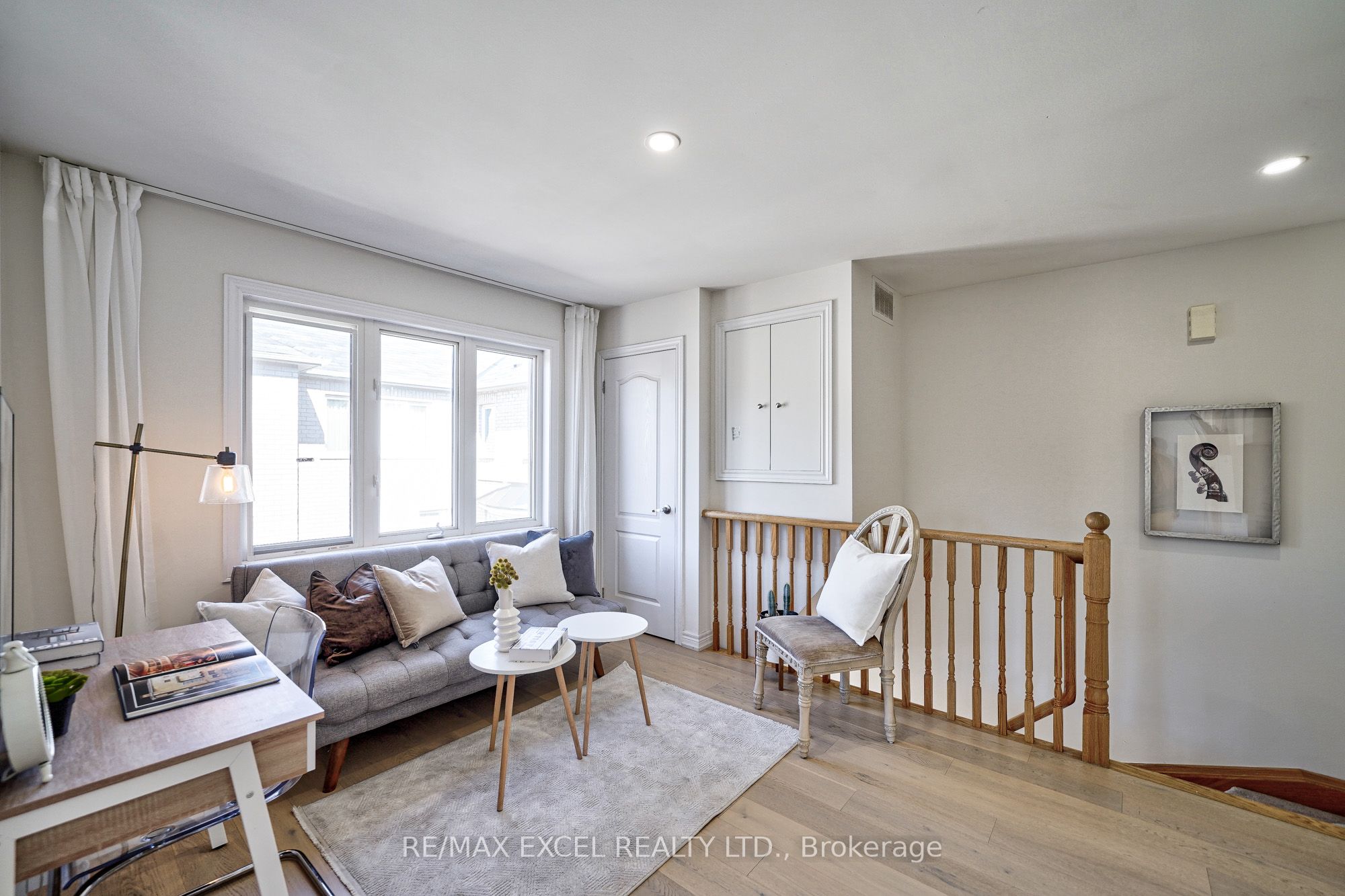 5 Bloom Street Coach