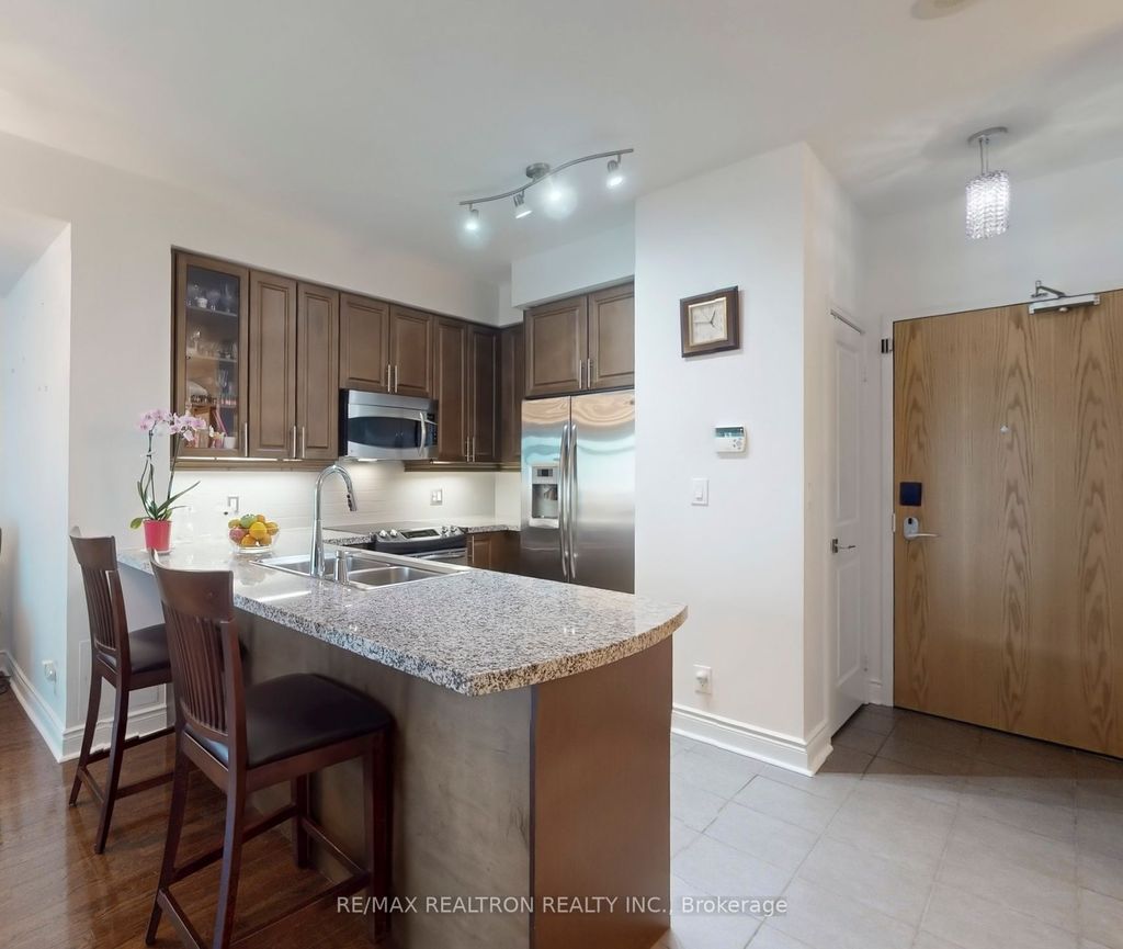 Photo of 1900 Lake Shore Boulevard W #1406, Toronto, ON M6S 1A4 (MLS # W12574844)