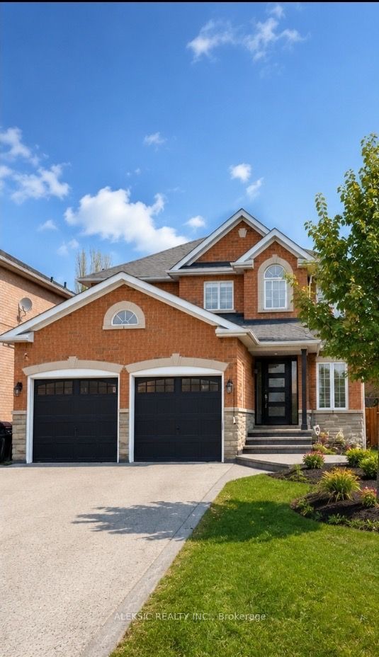 Photo of 33 Hillpath Crescent, Brampton, ON L6Z 4T7 (MLS # W13646328)