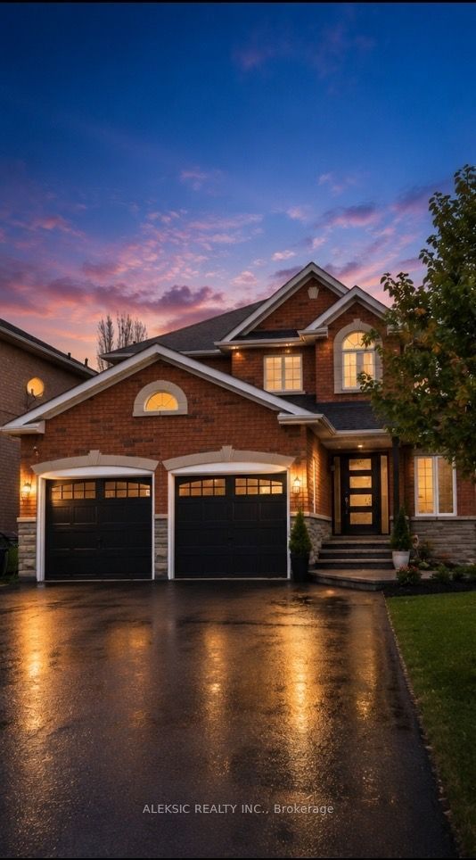 Photo of 33 Hillpath Crescent, Brampton, ON L6Z 4T7 (MLS # W13646328)