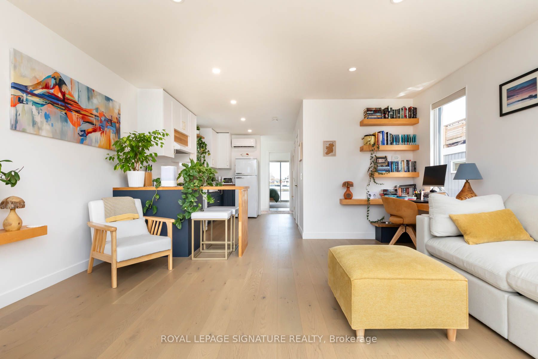 7 Brimley Road S E65