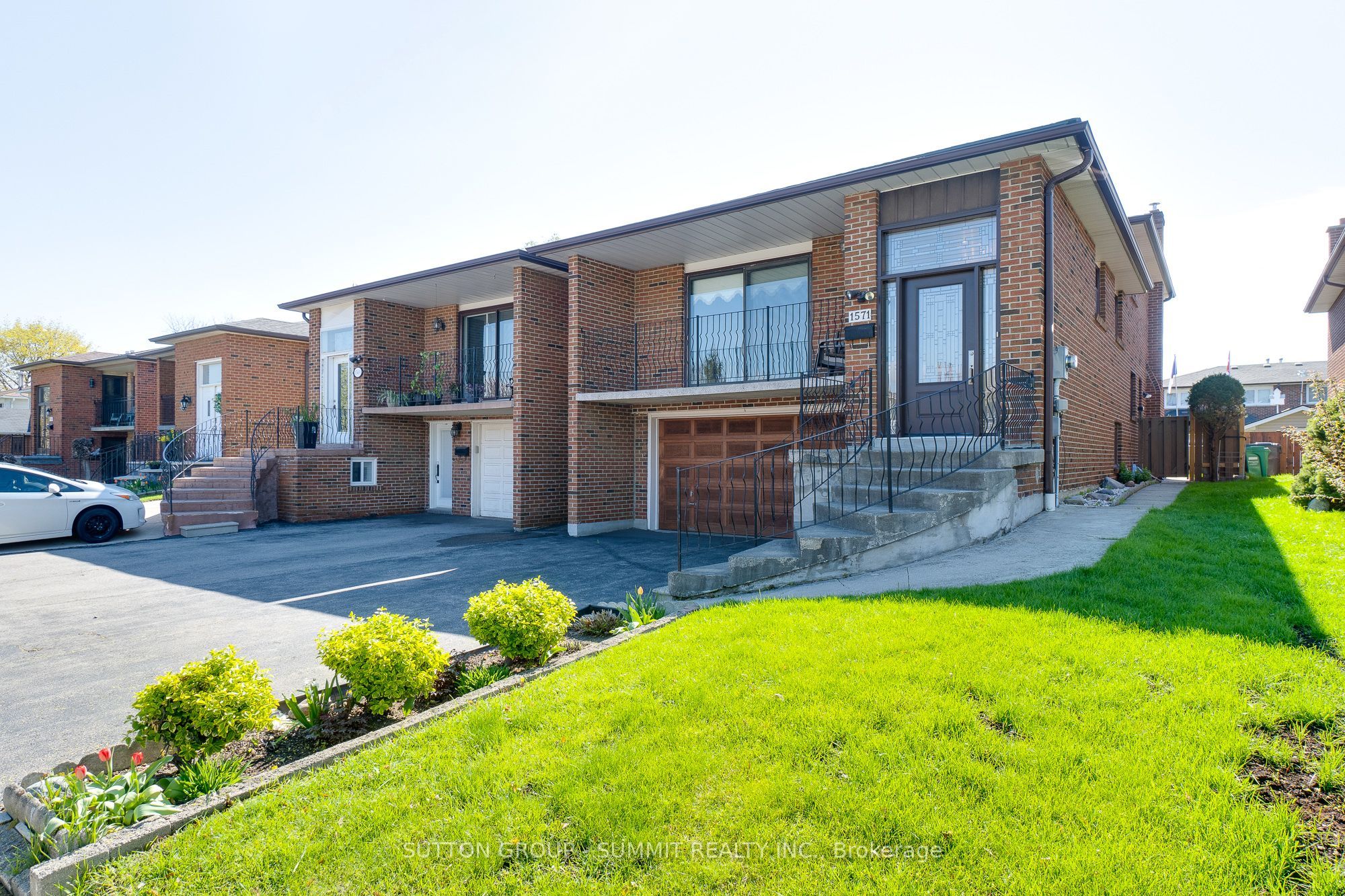 1571 CORKSTONE Glade
