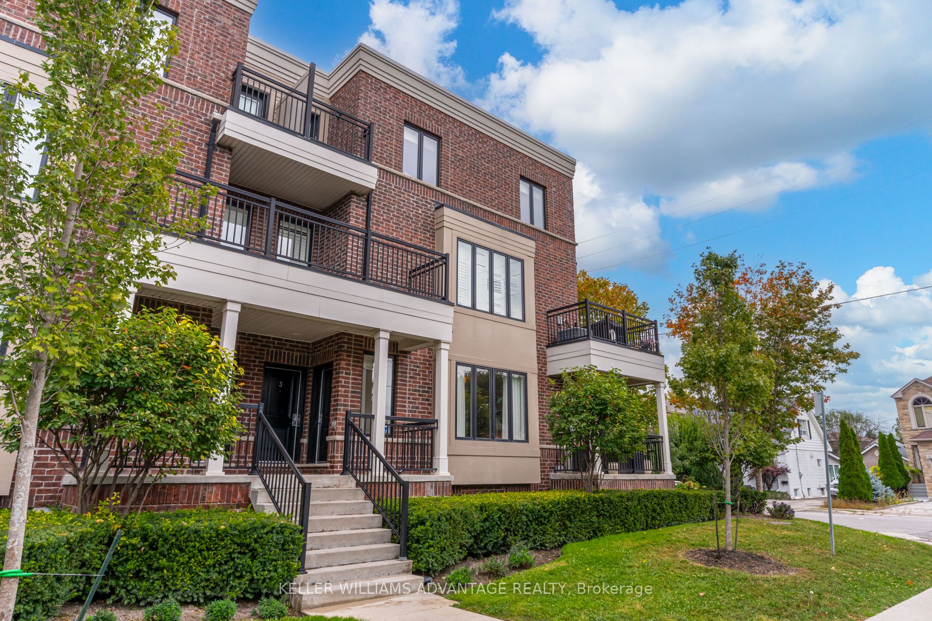 10 Carnation Avenue 4