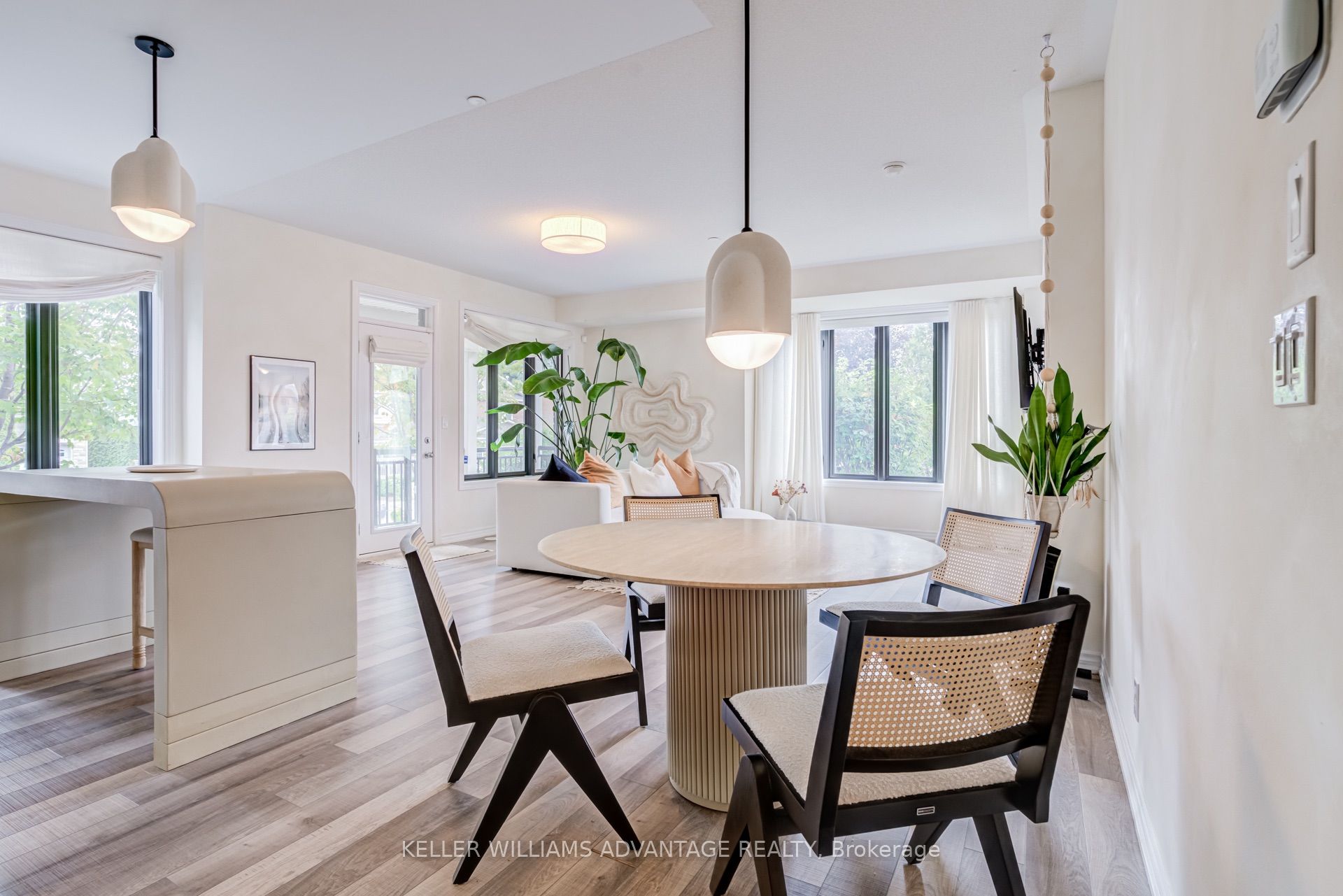 10 Carnation Avenue 4