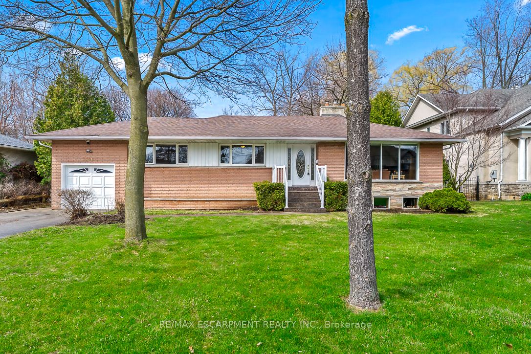 1546 Lorne Wood Road