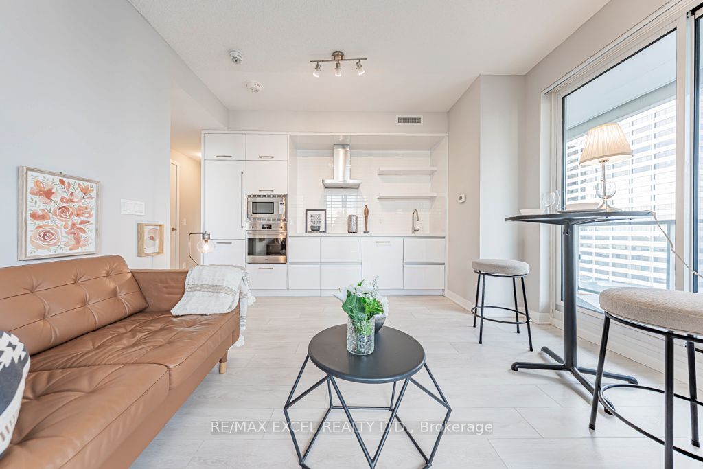 Photo of 2221 Yonge Street #1302, Toronto, ON M4S 0B8 (MLS # C12457929)