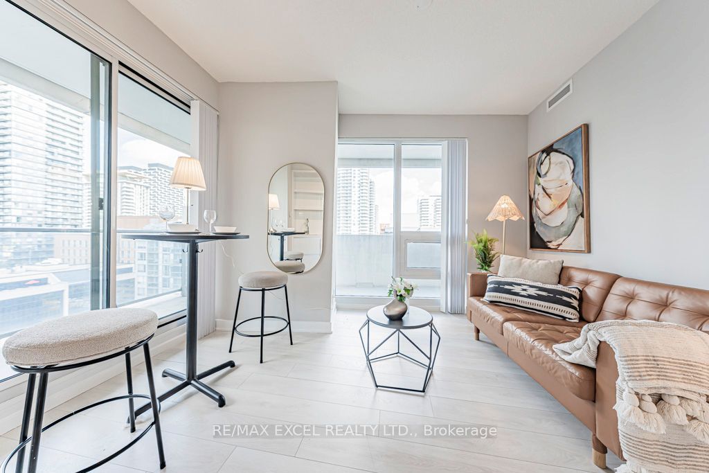 Photo of 2221 Yonge Street #1302, Toronto, ON M4S 0B8 (MLS # C12457929)