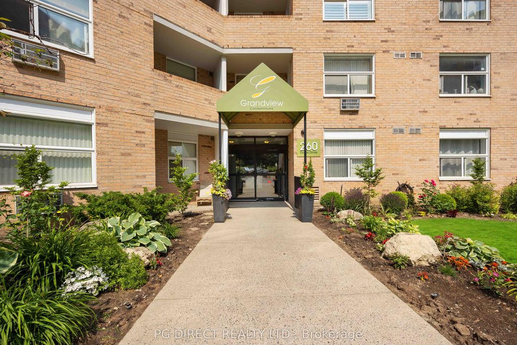 Photo of 260 Davis Drive #407, Newmarket, ON L3Y 7C3 (MLS # N13108148)