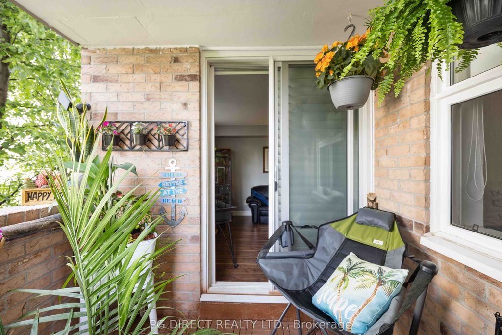 Photo of 260 Davis Drive #407, Newmarket, ON L3Y 7C3 (MLS # N13108148)