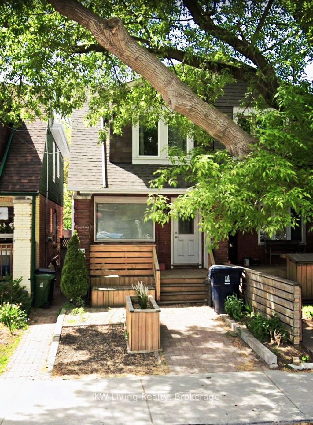 Photo of 928 Broadview Avenue, Toronto, ON M4K 2R1 (MLS # E13488934)