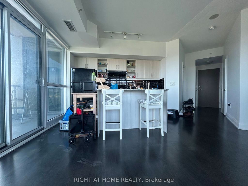 Photo of 160 Vanderhoof Avenue #405, Toronto, ON M4G 0B7 (MLS # C12457314)