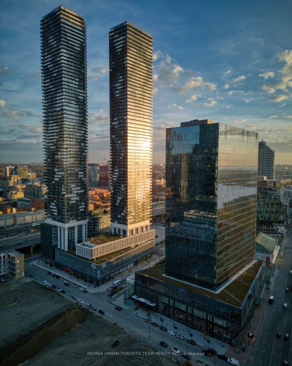Photo of 138 Downes Street #3702, Toronto, ON M5E 0E4 (MLS # C13071584)