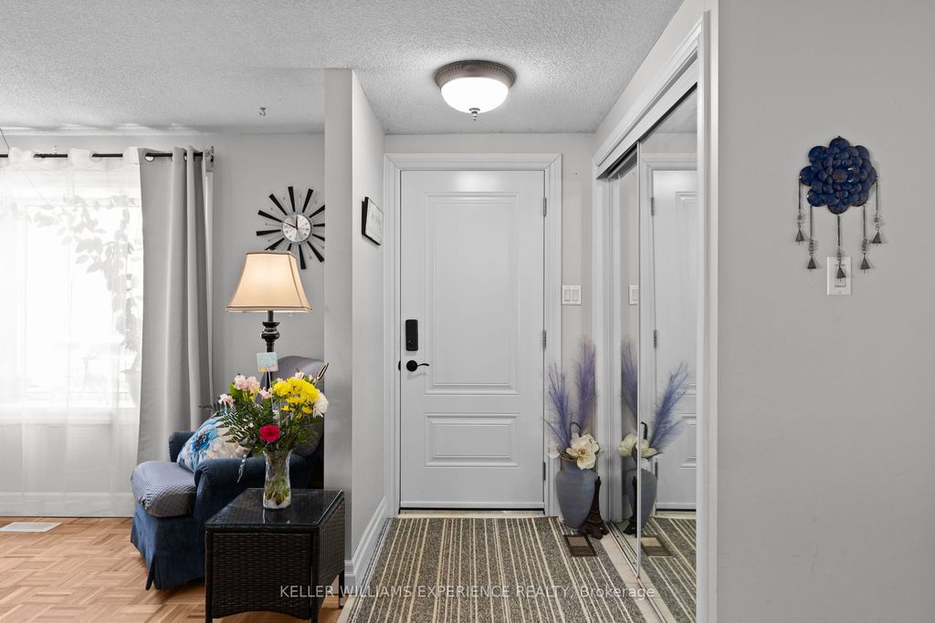 Photo of 5 Laurie Crescent, Barrie, ON L4M 6C7 (MLS # S12987732)