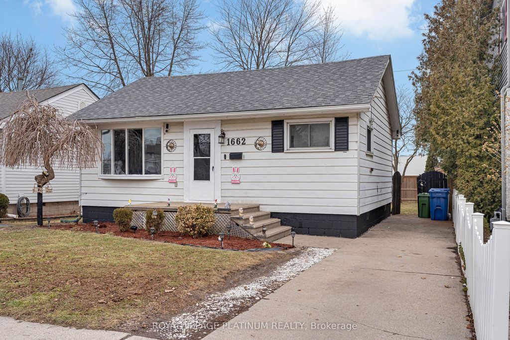 Photo of 1662 Tourangeau Road, Windsor, ON N8Y 4J6 (MLS # X12824906)