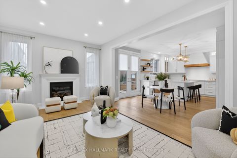 23 Wardlaw Place Vaughan ON L4H 0Z5