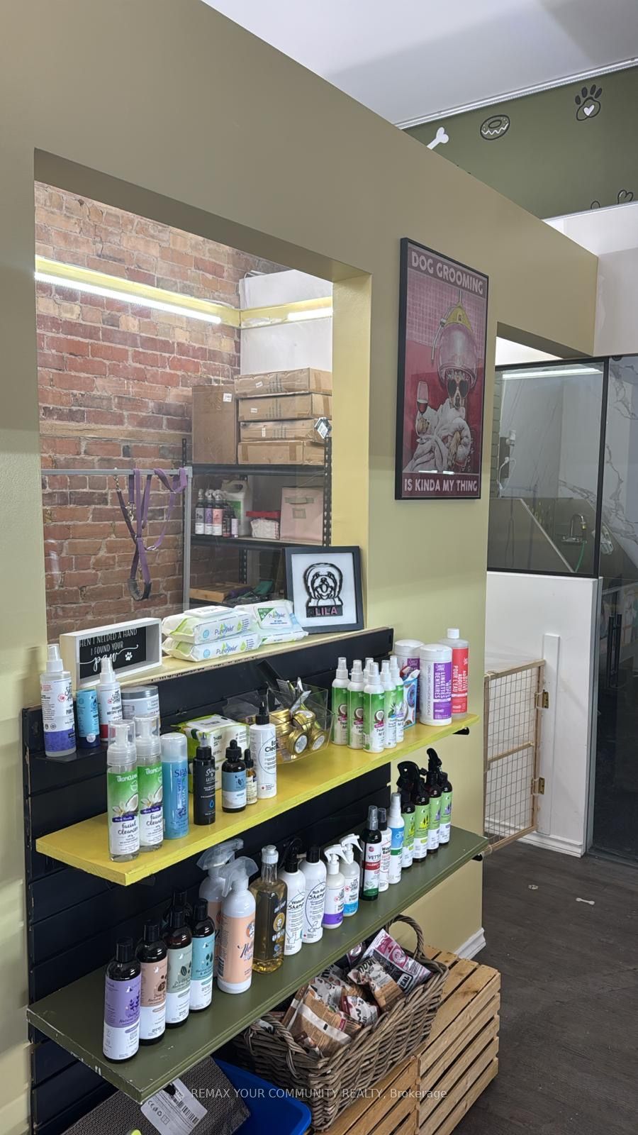 2741 Dundas Street W