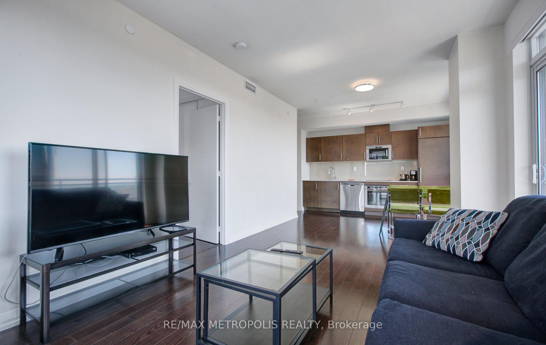 460 Adelaide Street E 2015