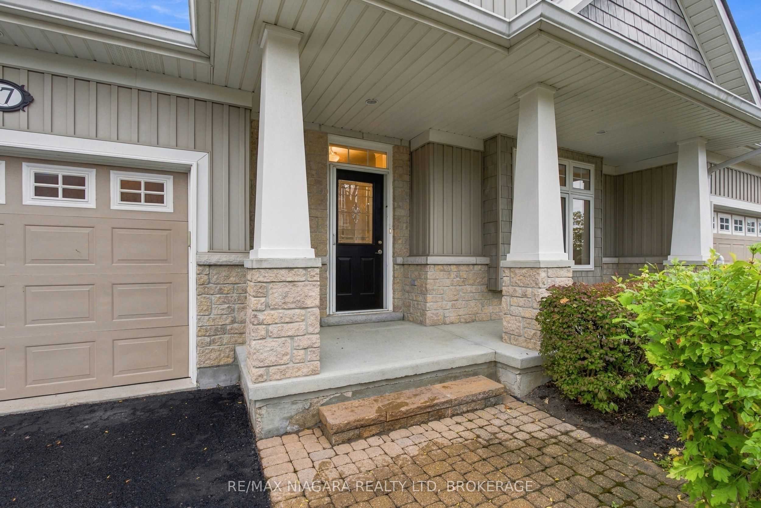 92 Loretta Drive 17