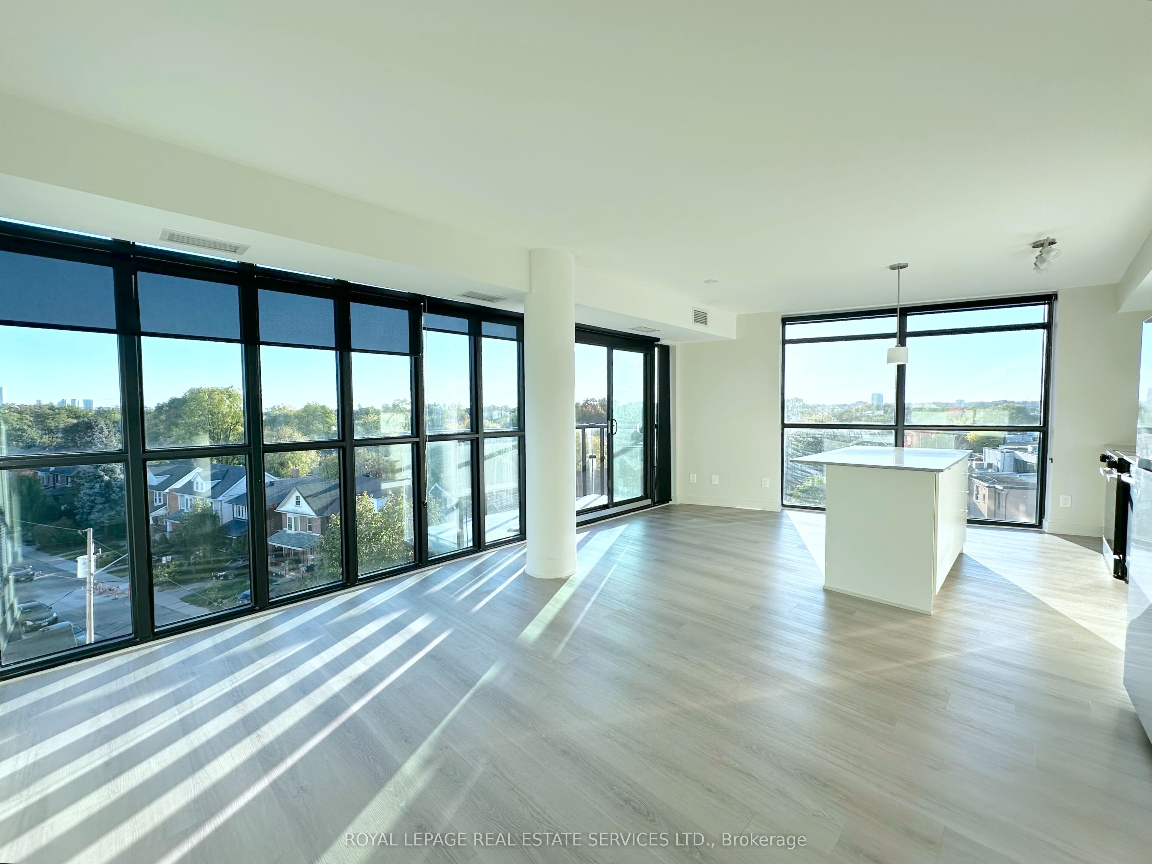 3385 Dundas Street W 608