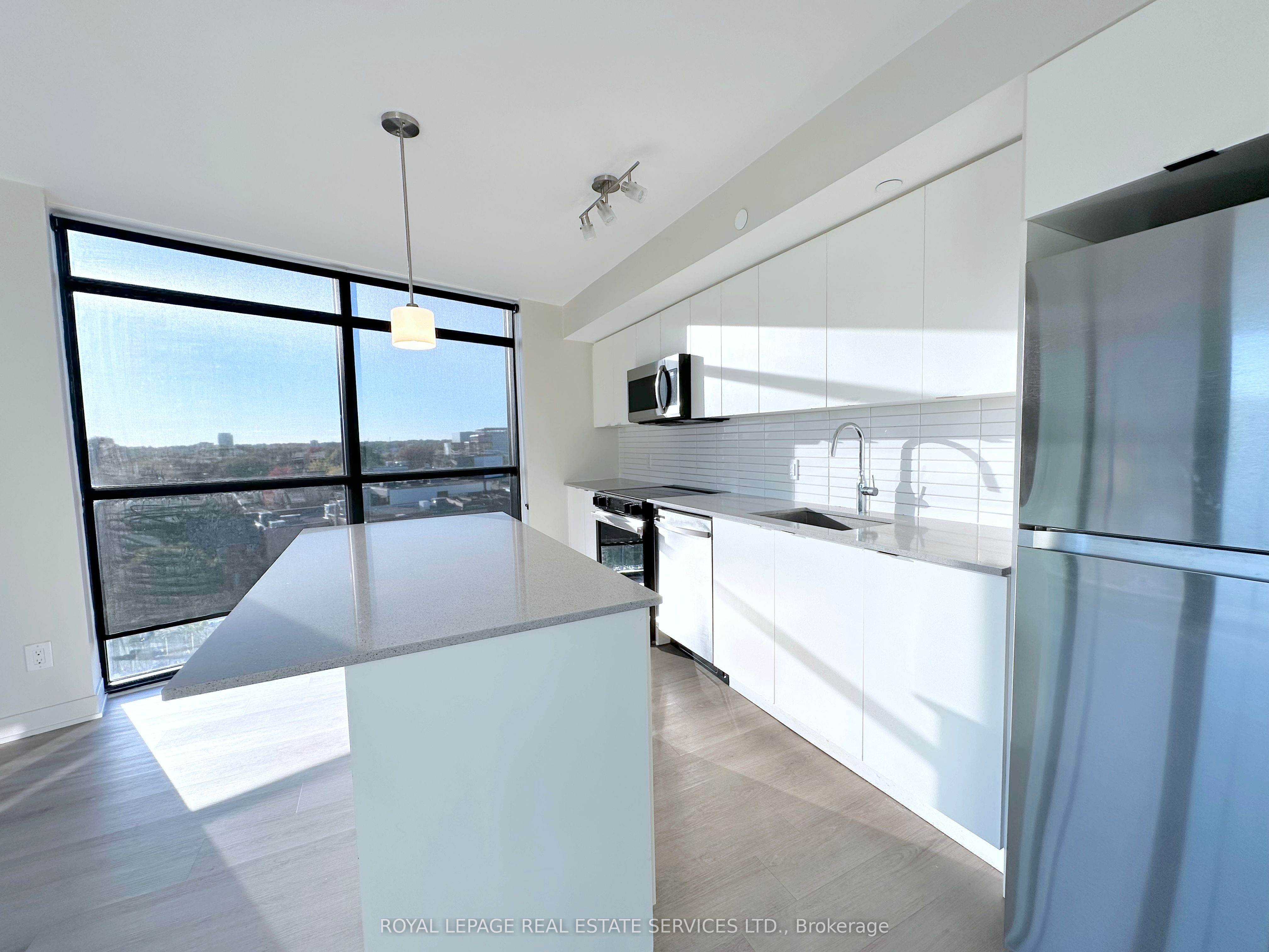 3385 Dundas Street W 608