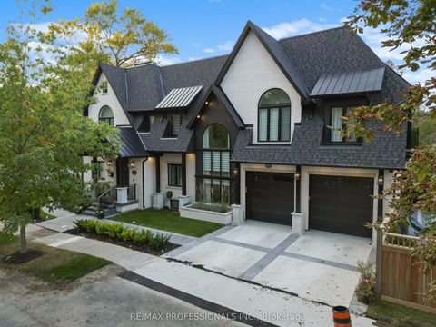 161 The Kingsway N/A Toronto ON M8X 2V5