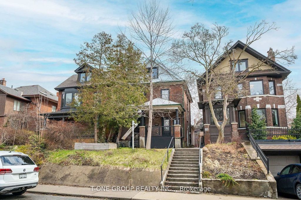 Photo of 177 Glendale Avenue, Toronto, ON M6R 2T4 (MLS # W13180266)