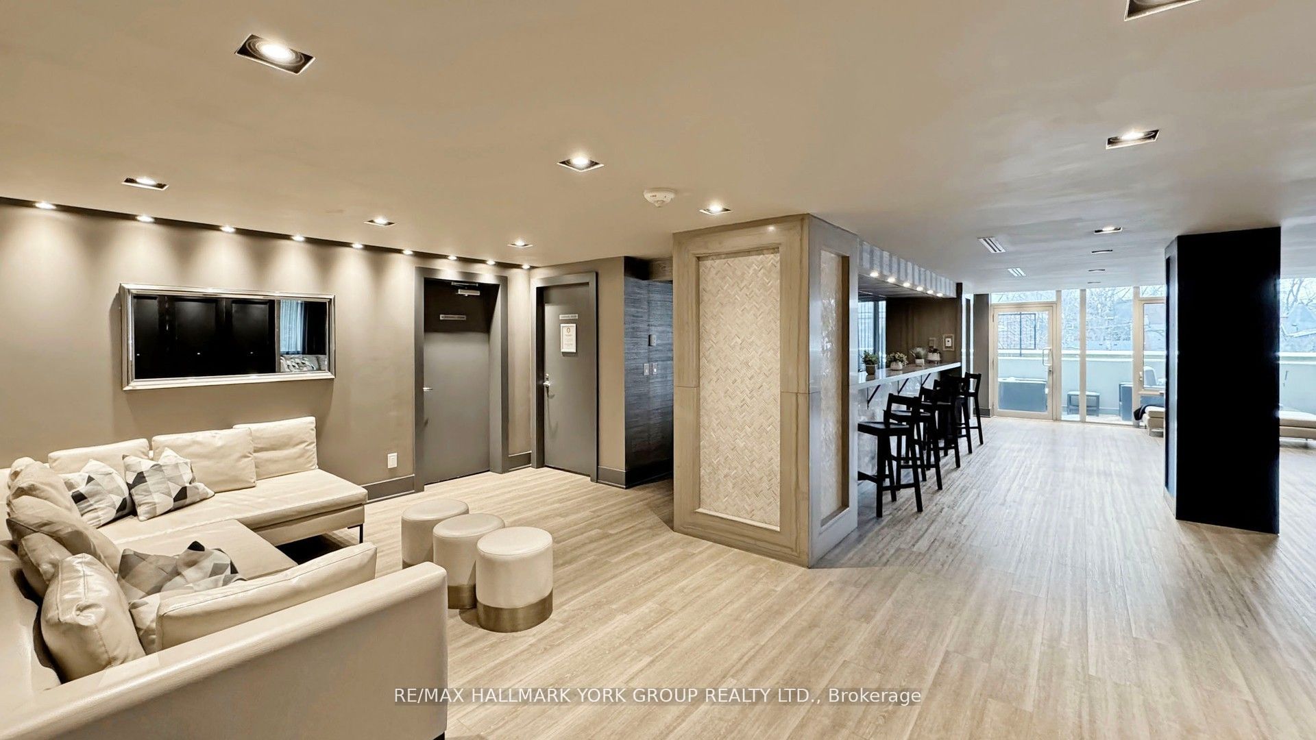 1638 Bloor Street W 1105