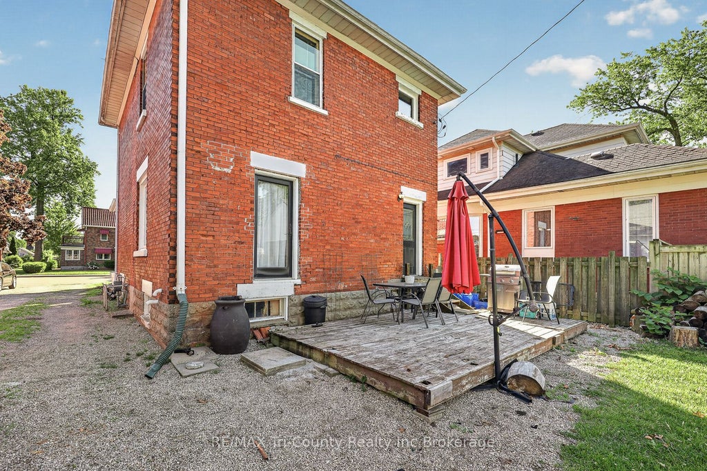 Photo of 335 Broadway Street, Tillsonburg, ON N4G 3S4 (MLS # X13513744)